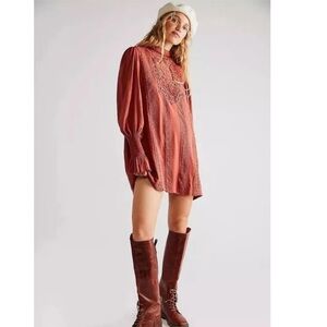 Free People one Vienna Mini Dress in Rose Smoke.
Size medium.
